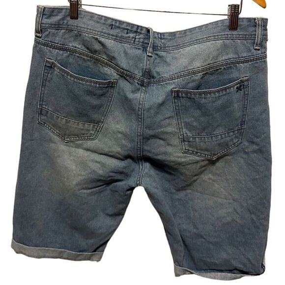 MBX Blue Denim Slim Fit Jean Shorts Men’s Size 38 Casual Summer Style - Picture 2 of 5